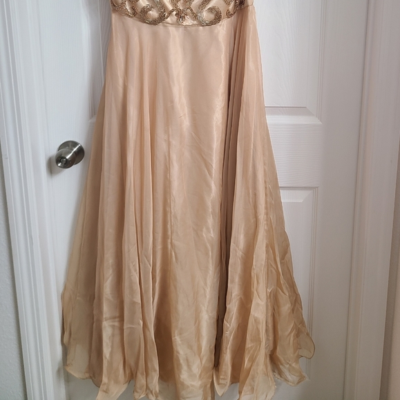 Fabuluxe. Couture Dress - Picture 7 of 7